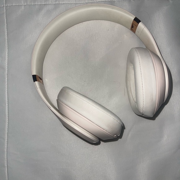 Studio3 Beats - Picture 2 of 3